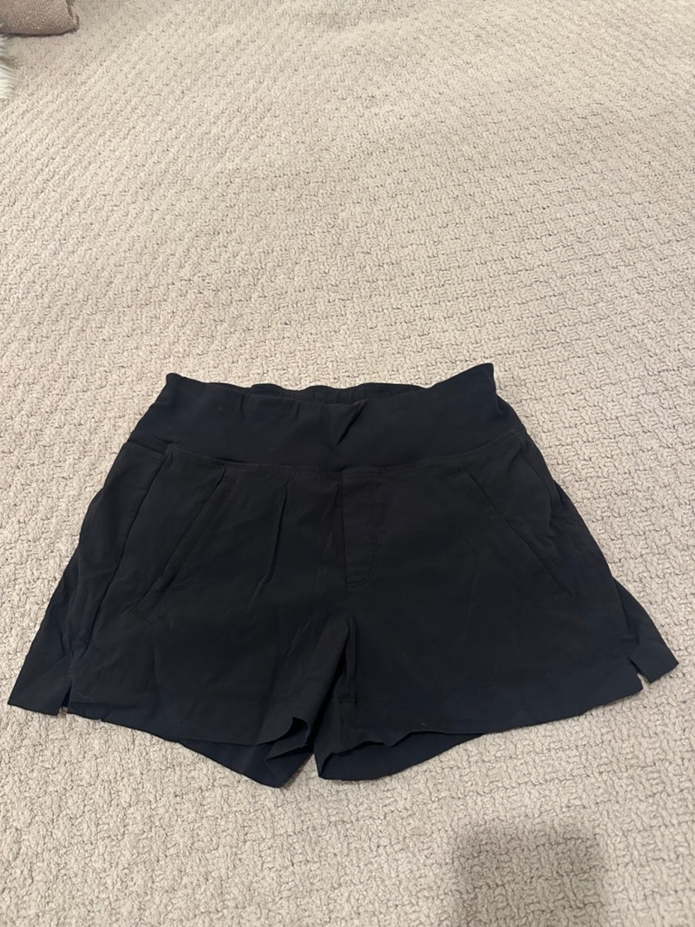 Athleta Black High-Waist Everyday Pull-On Shorts